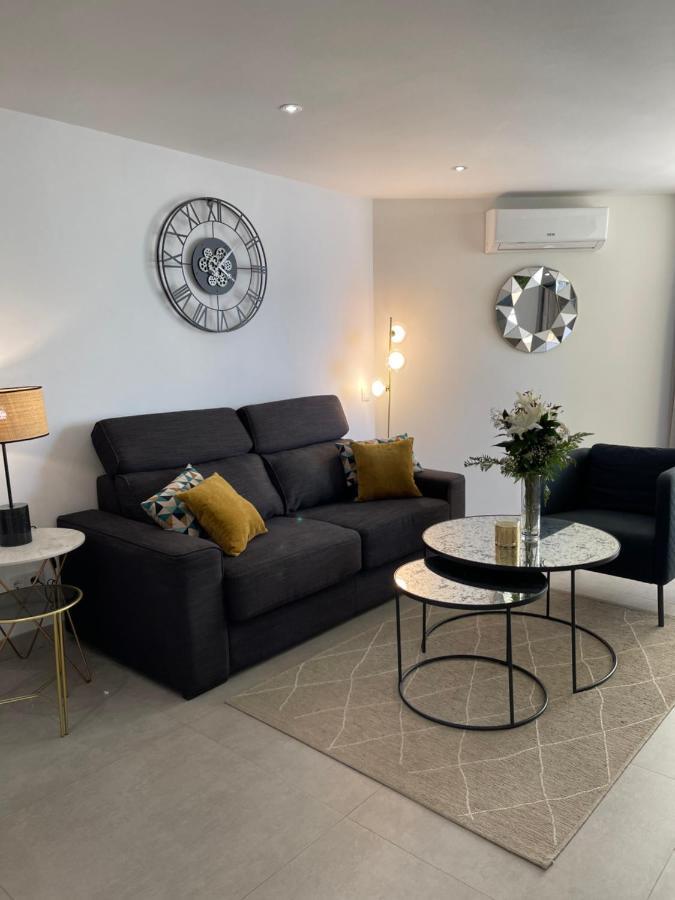 Apartamento Duplex Con Encanto En Paseo Maritimo De *